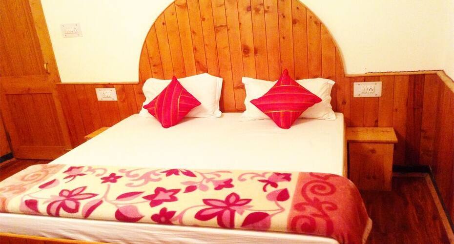 TG Stays Kanyal Road 3, Manali 1